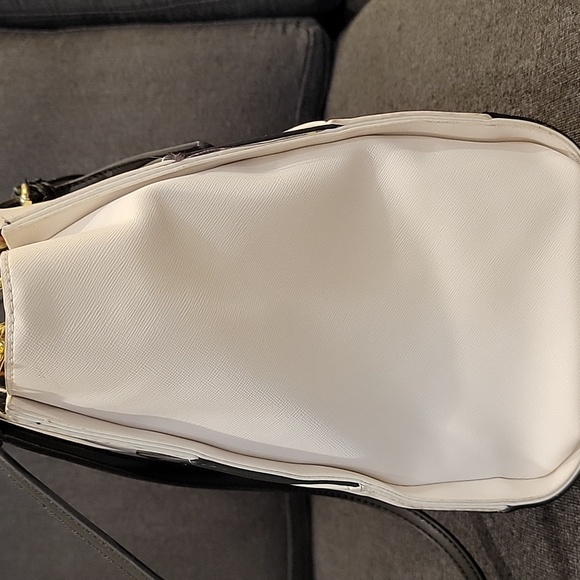 Betsey Johnson Black and White Shoulder Bag - Picture 5 of 12